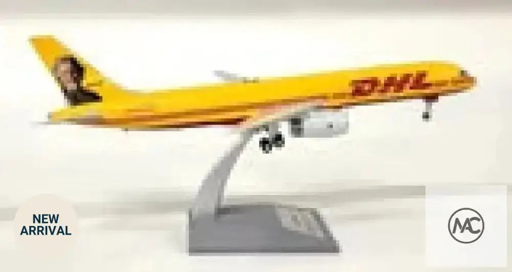 DHL|Blue Box 1:200 DHL Air Boeing 757-28A(PCF) 貨機模型 G-DHKK(752-HKK|附展示架) - Man‘s Aviation Collectibles (HK)