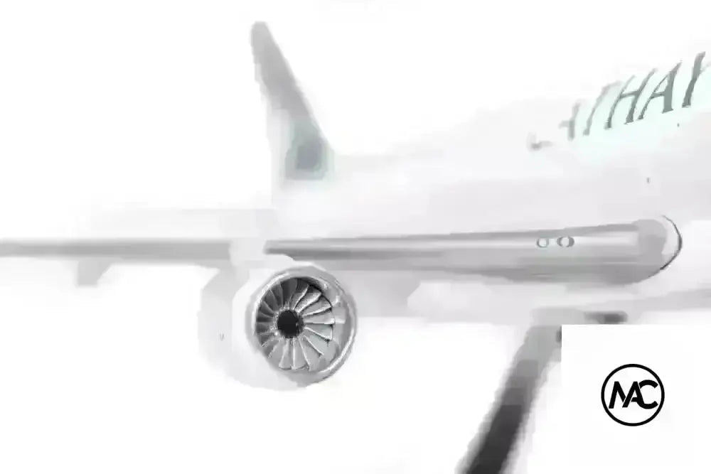 國泰航空 波音747-8F模型 (1:100) - Man‘s Aviation Collectibles (HK)