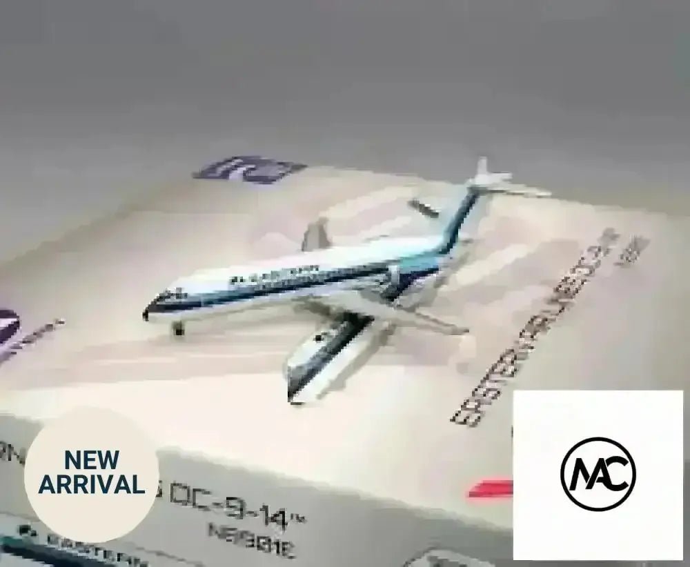 Eastern Air Lines DC-9-14 Diecast Model 1:400 (400010) - Man‘s Aviation Collectibles (HK)