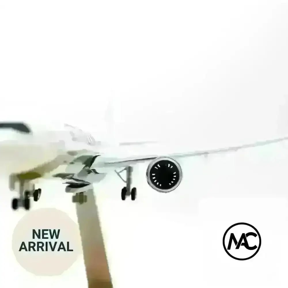 STARLUX Airlines Airbus A330-900neo 1:200 B-58301 Diecast Model - Man‘s Aviation Collectibles (HK)