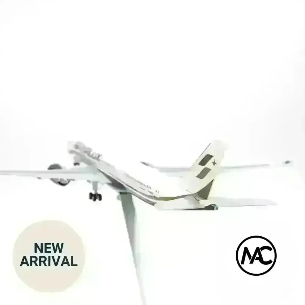 STARLUX Airlines Airbus A330-900neo 1:200 B-58301 Diecast Model - Man‘s Aviation Collectibles (HK)