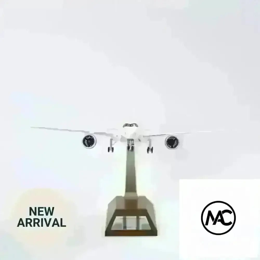 STARLUX Airlines Airbus A350-900 1:200 B-58501 Diecast Model - Man‘s Aviation Collectibles (HK)